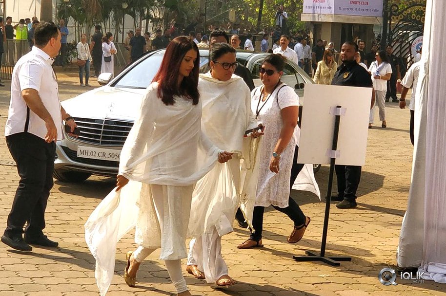 Celebs-Condolence-To-Sridevi-At-Mumbai